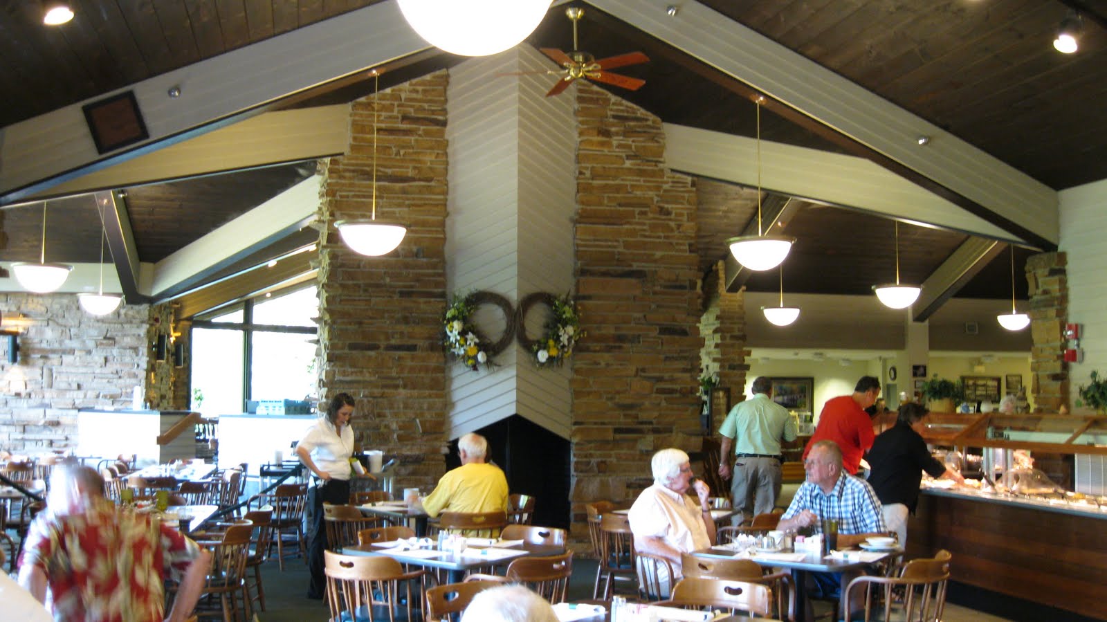 Web l to r: Big Daddy Dave Good Eats in Cumberland Mountain State Park