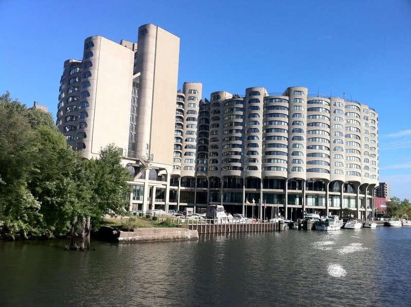 Web now, upwards of 20 architecture tours are offered daily, with more on the weekends. I can totally make that Chicago Architectural boat tour